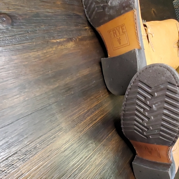 Frye engineer tan boots 6.5M - Picture 4 of 6